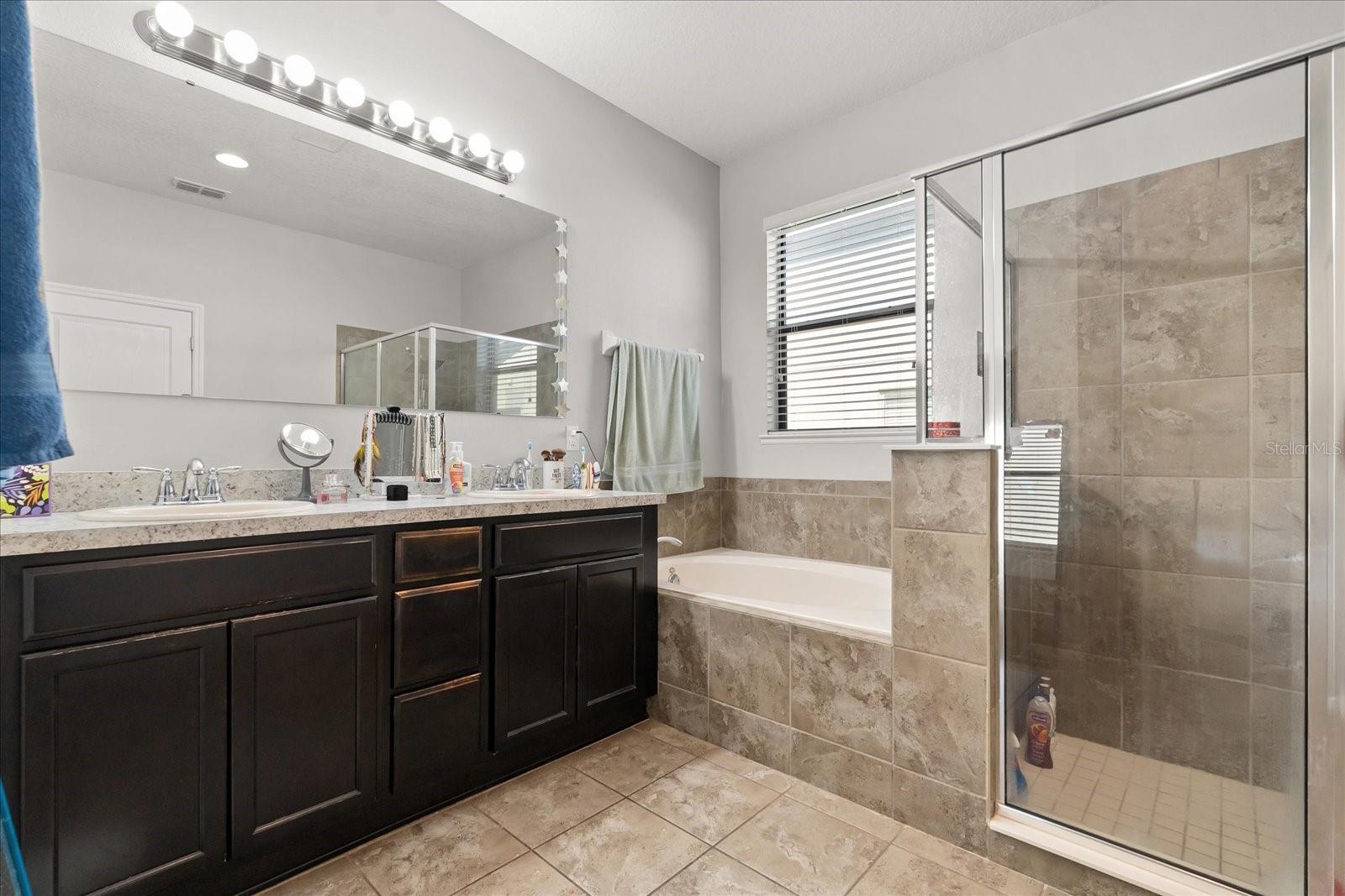 LAGO BUENDIA PH 2 - Residential