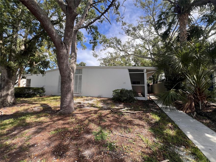 Updated 2 bedroom, 2 bathroom duplex located in Saint Petersburg. This home features modern upgrades throughout, offering a clean and comfortable living space. With its convenient layout and desirable location, it provides easy access to local dining, shopping, and the vibrant downtown area.
