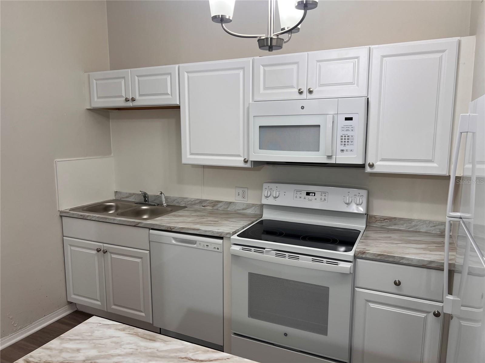 PORACHS ADD 3 - Residential Lease