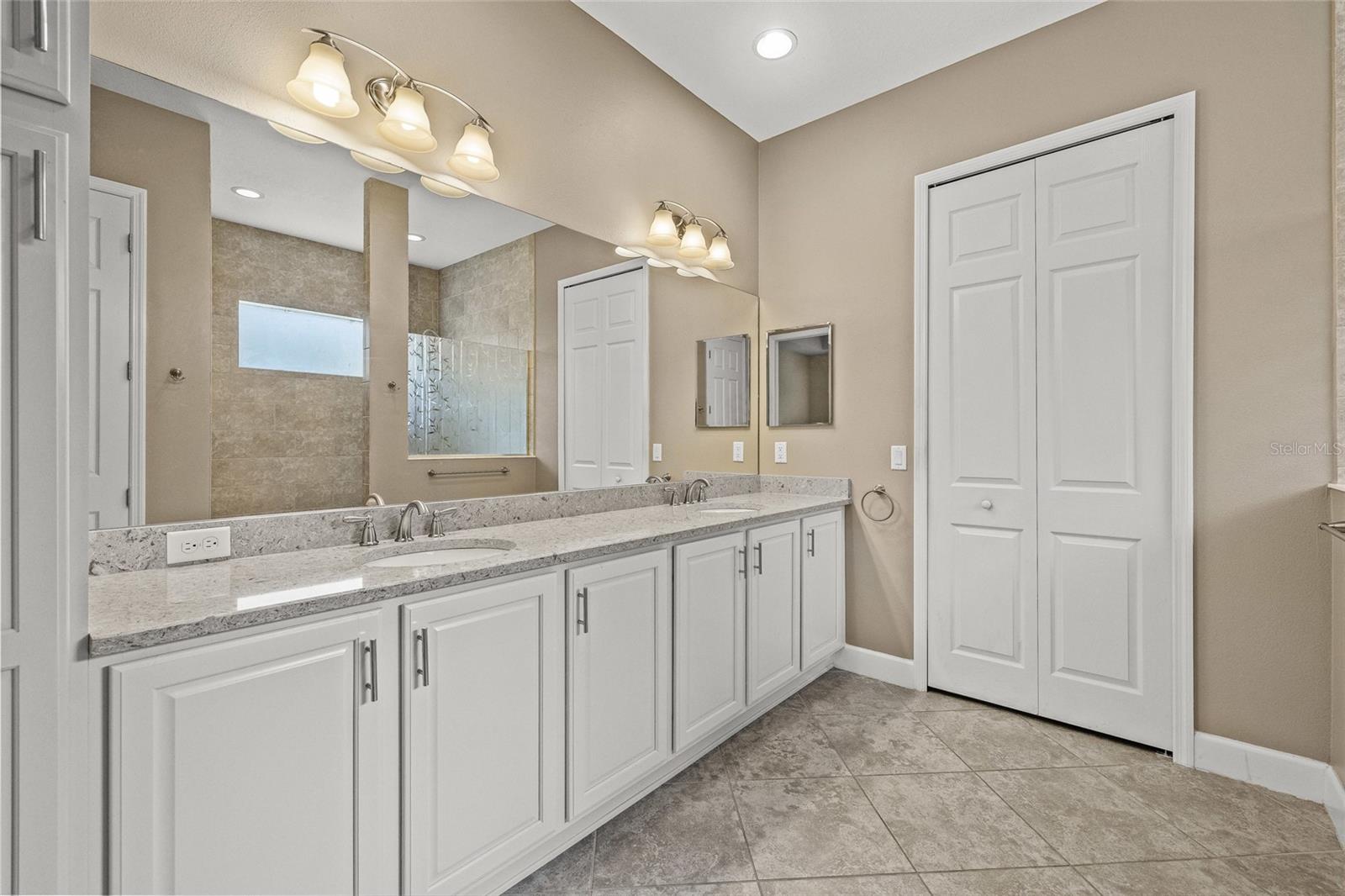 SUN CITY CENTER UNIT 274 & 2 - Residential