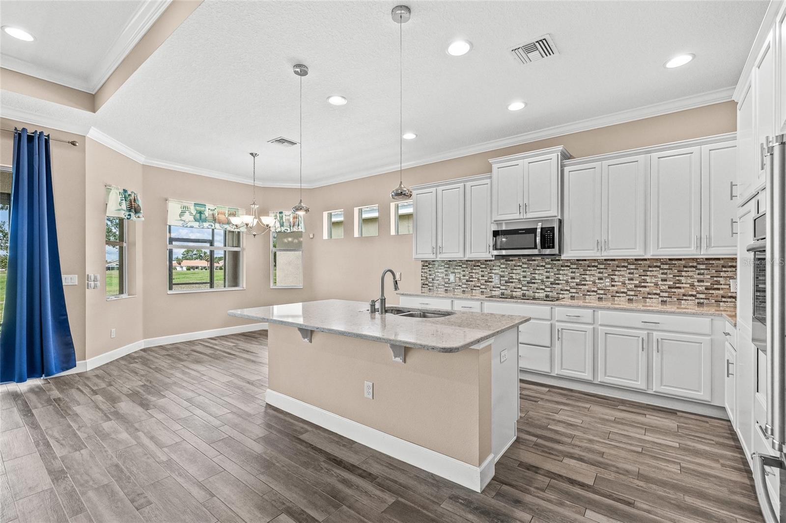 SUN CITY CENTER UNIT 274 & 2 - Residential