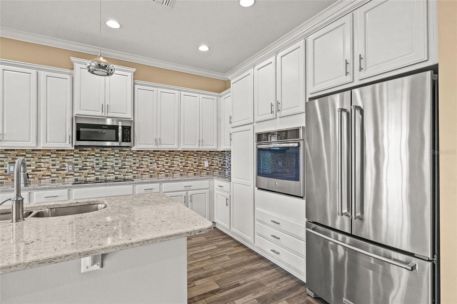 SUN CITY CENTER UNIT 274 & 2 - Residential