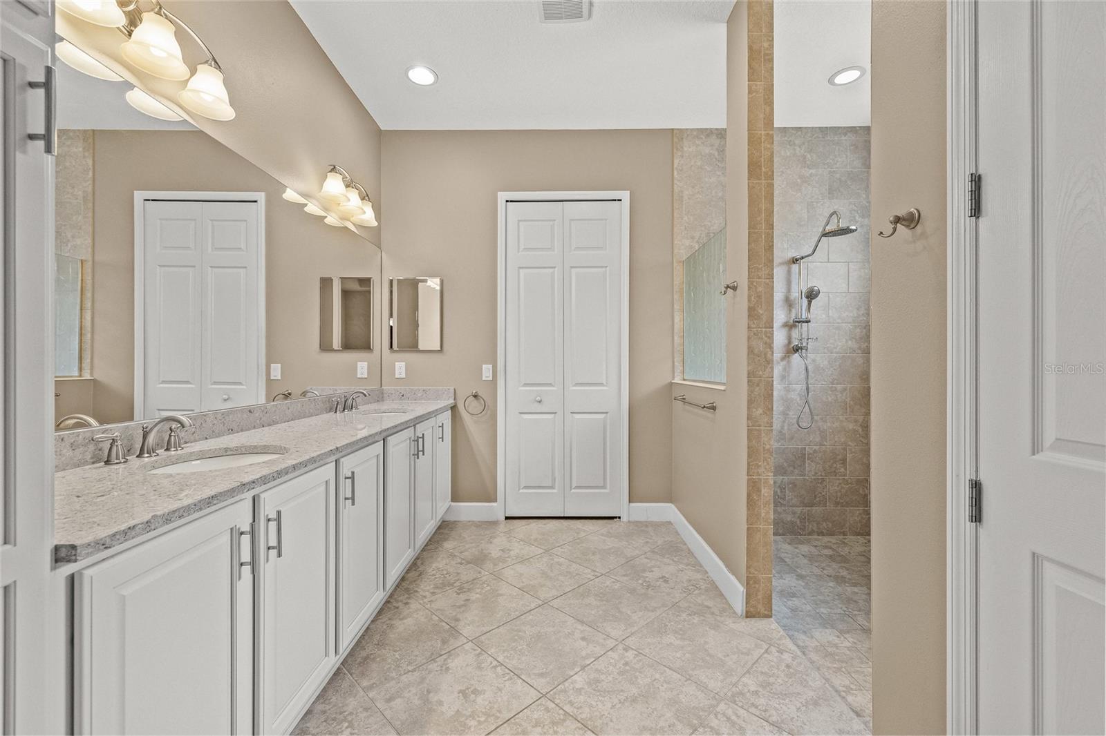SUN CITY CENTER UNIT 274 & 2 - Residential