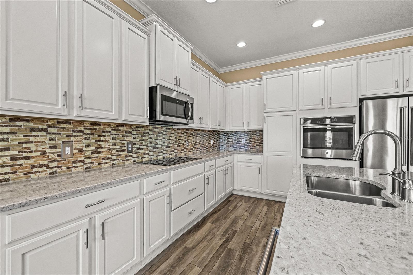 SUN CITY CENTER UNIT 274 & 2 - Residential