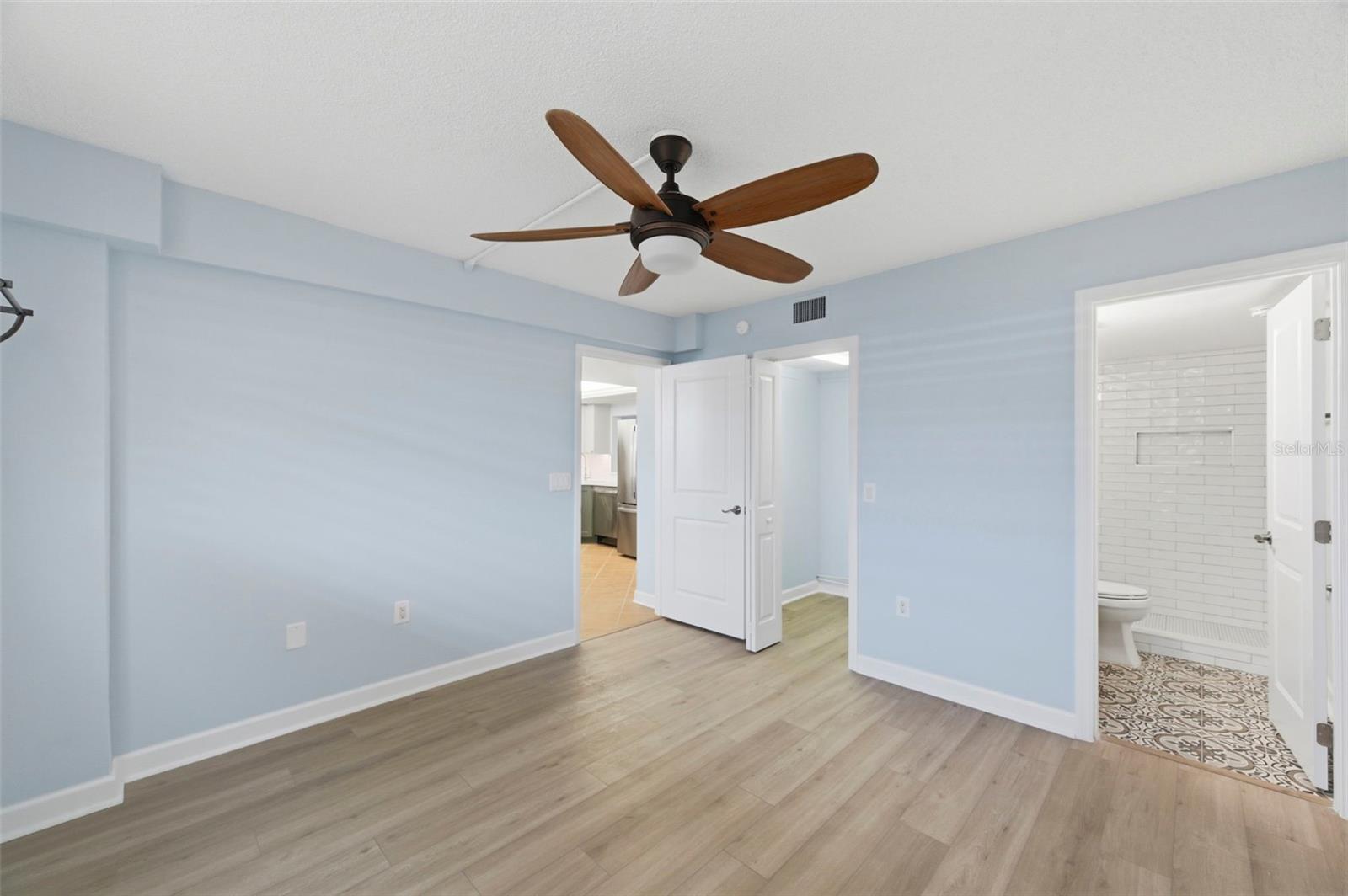 BAY MARINER THE CONDO - Residential