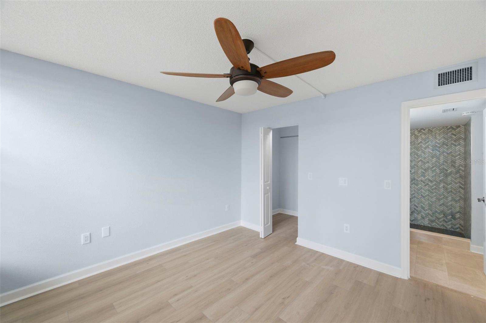 BAY MARINER THE CONDO - Residential