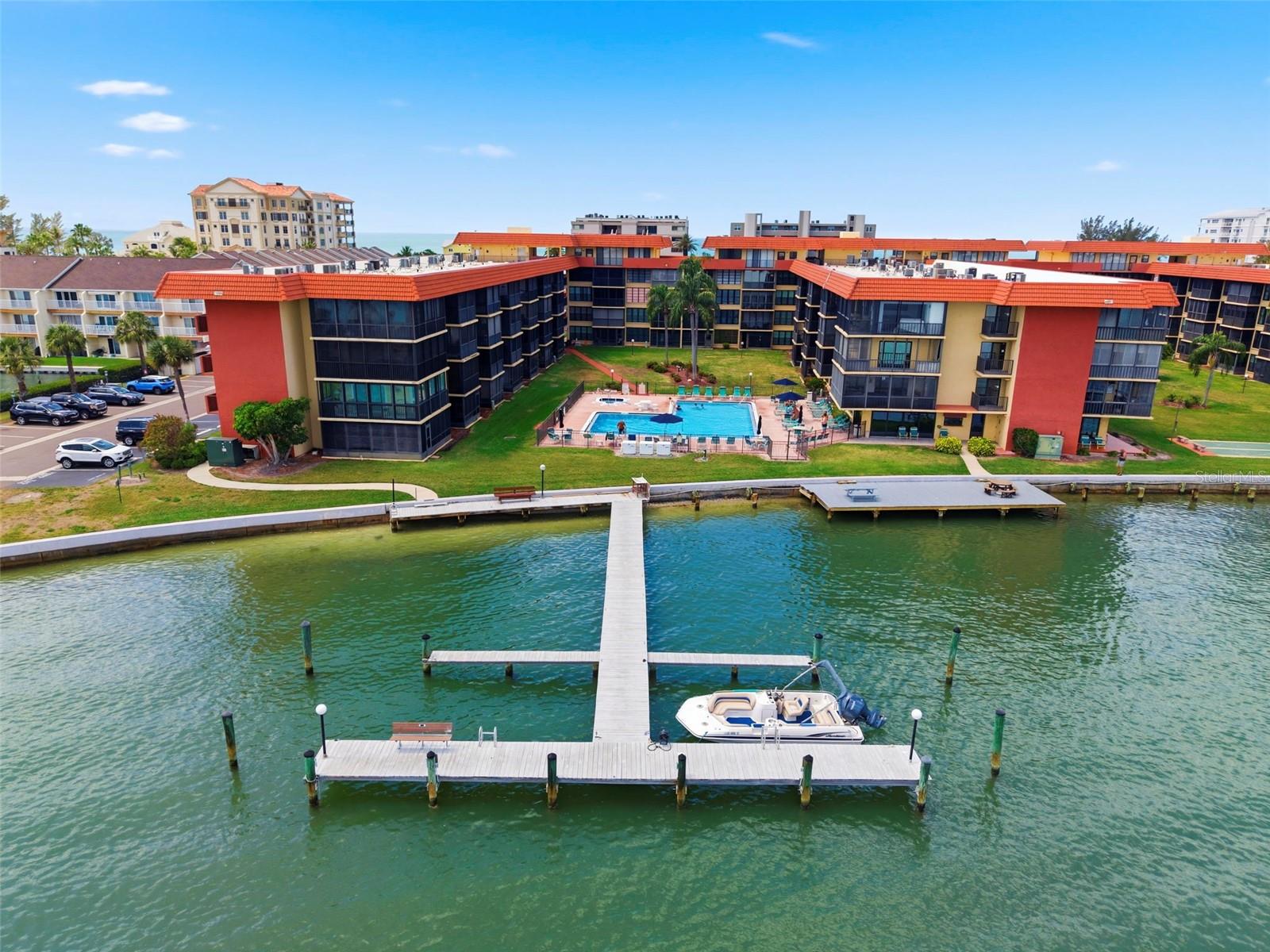 BAY MARINER THE CONDO - Residential