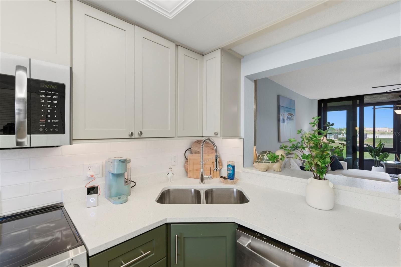 BAY MARINER THE CONDO - Residential