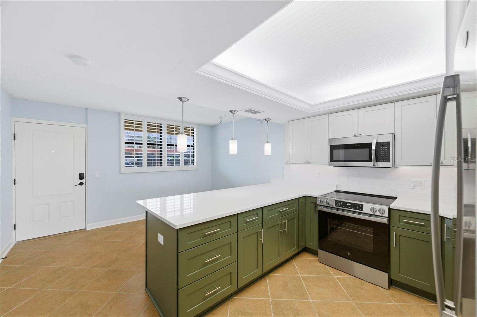 BAY MARINER THE CONDO - Residential