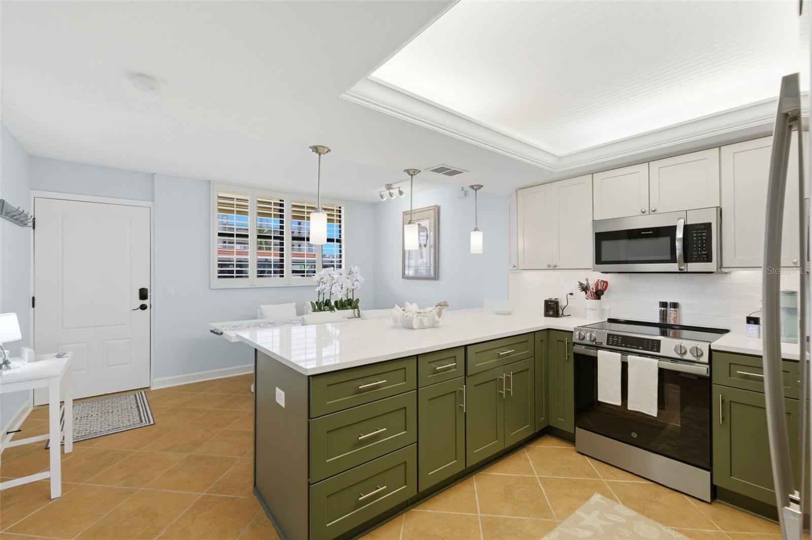 BAY MARINER THE CONDO - Residential