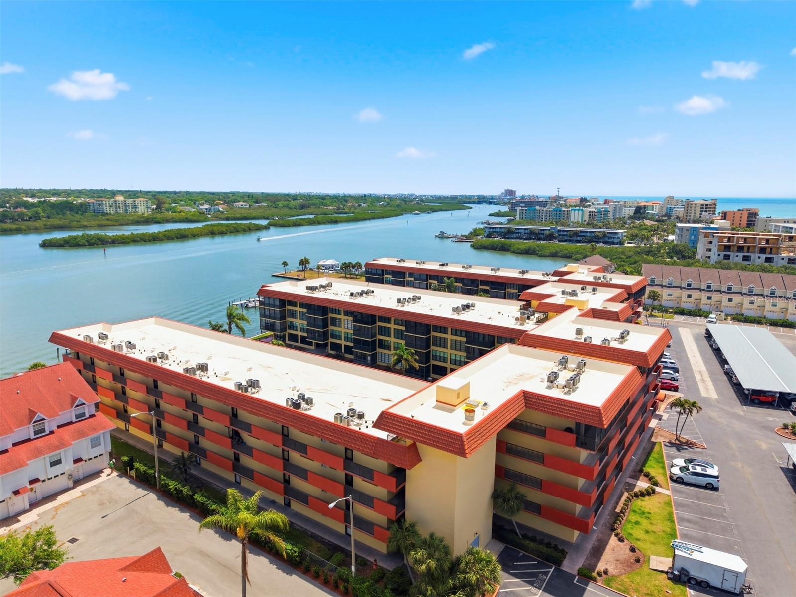 BAY MARINER THE CONDO - Residential