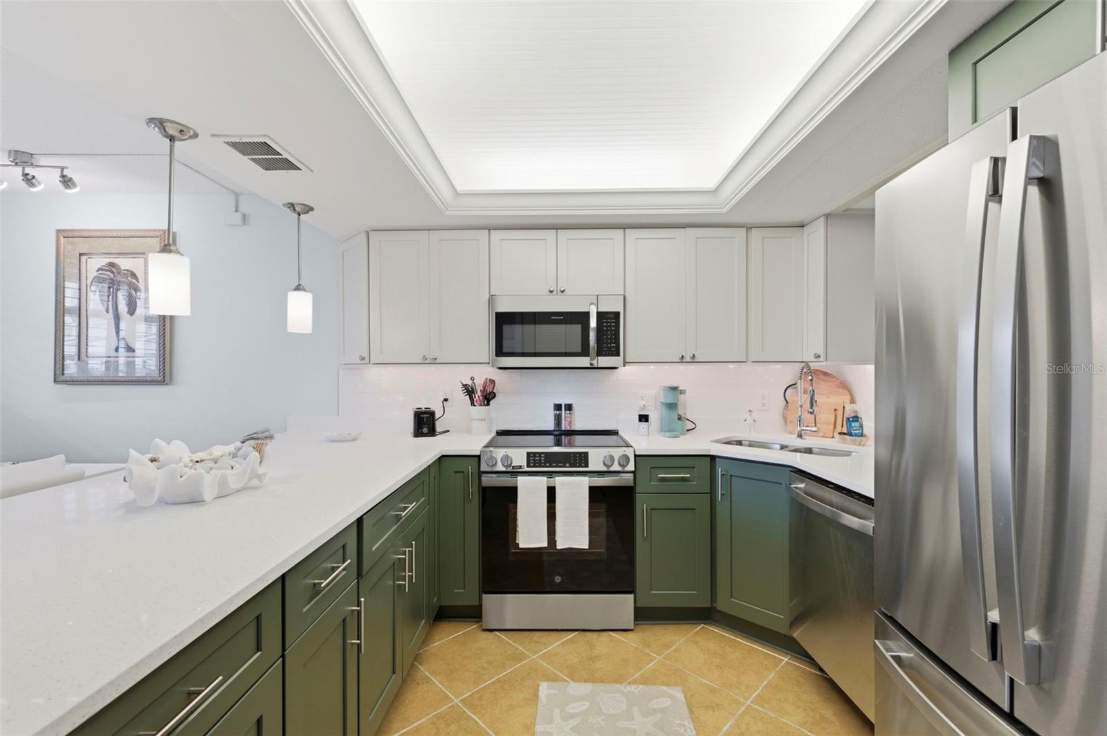 BAY MARINER THE CONDO - Residential