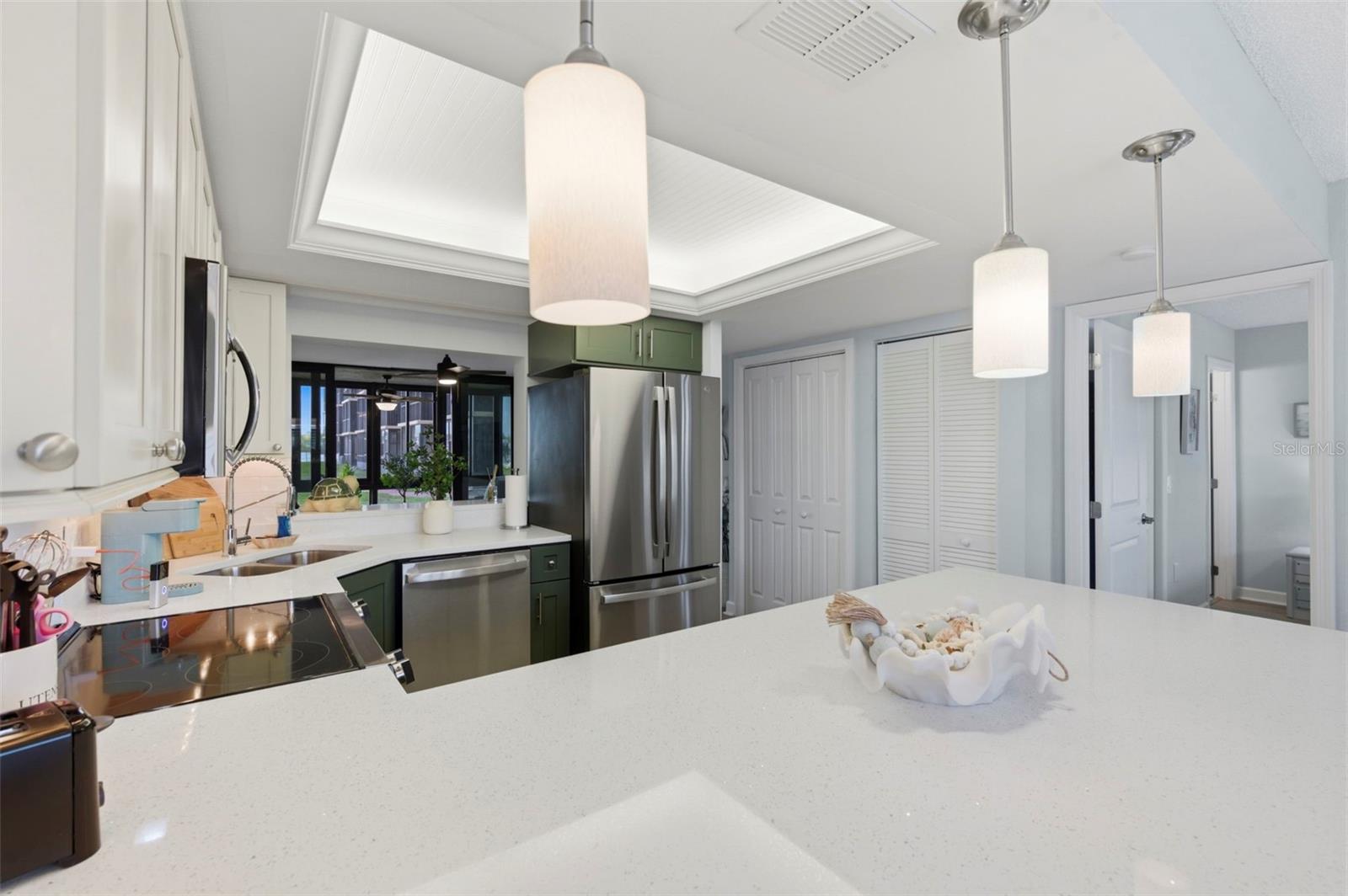 BAY MARINER THE CONDO - Residential