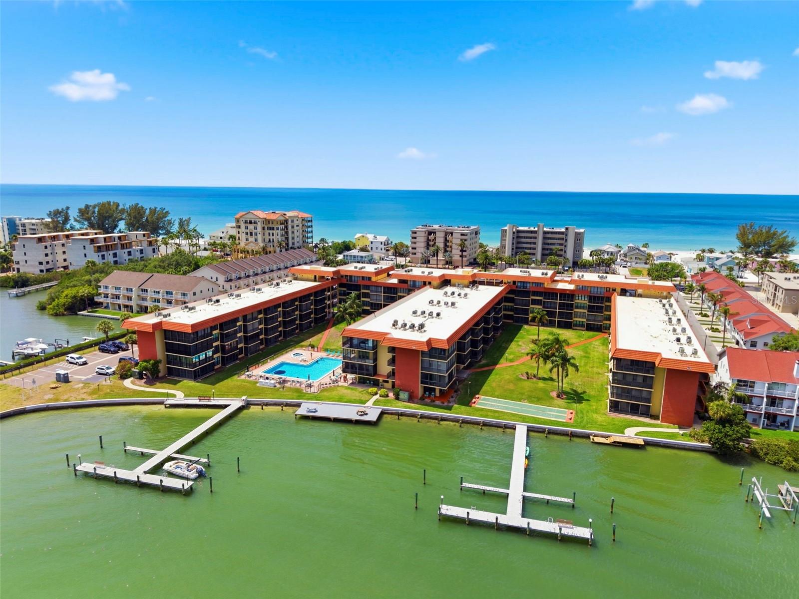 BAY MARINER THE CONDO - Residential