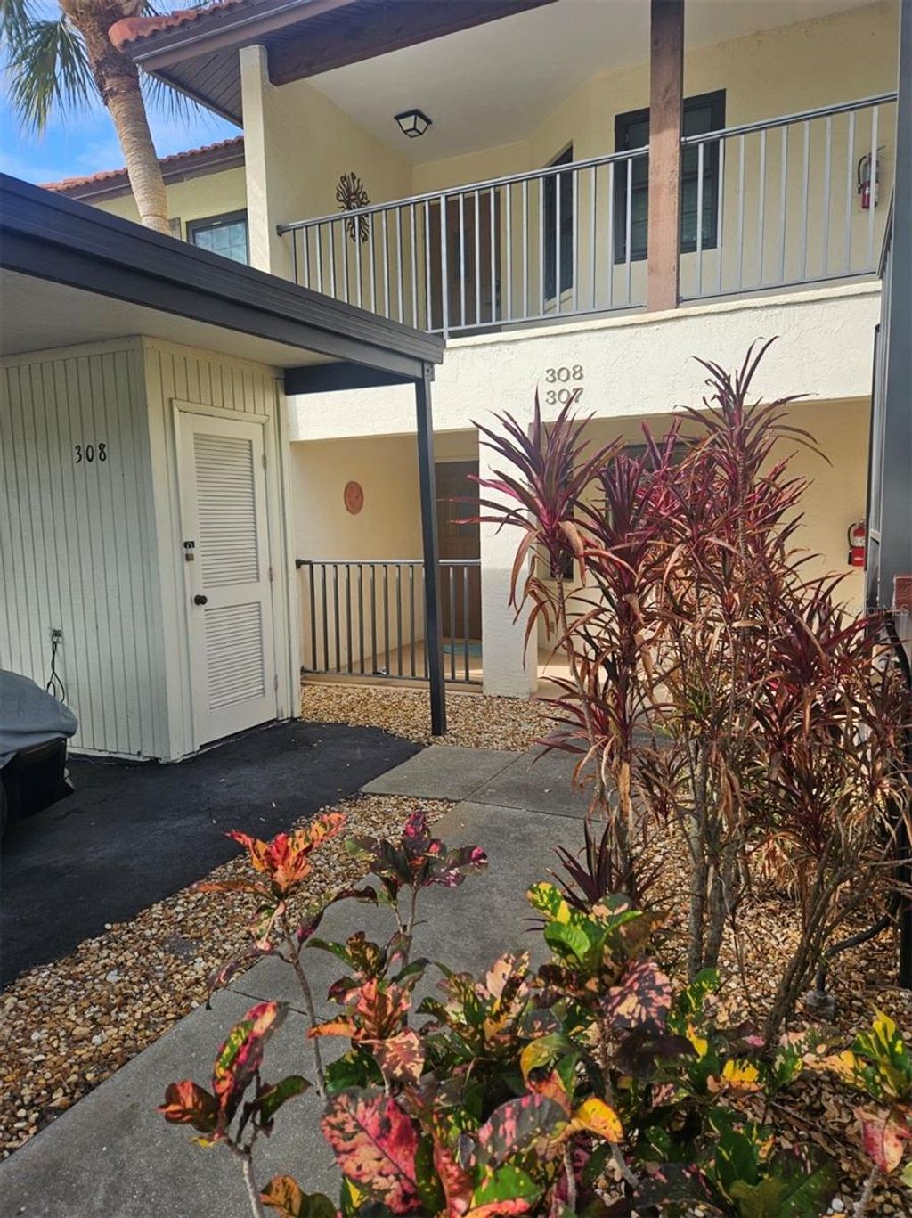 Photo of 307 Pine Hollow Circle #307, Englewood, FL 34223 (MLS # D6147334)