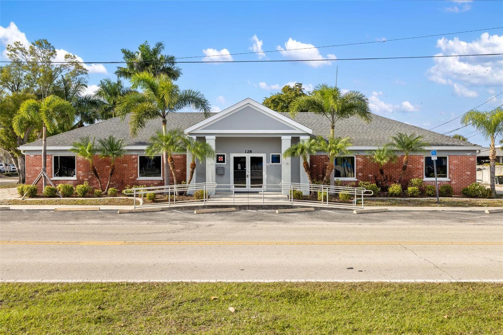 PUNTA GORDA - Commercial Sale