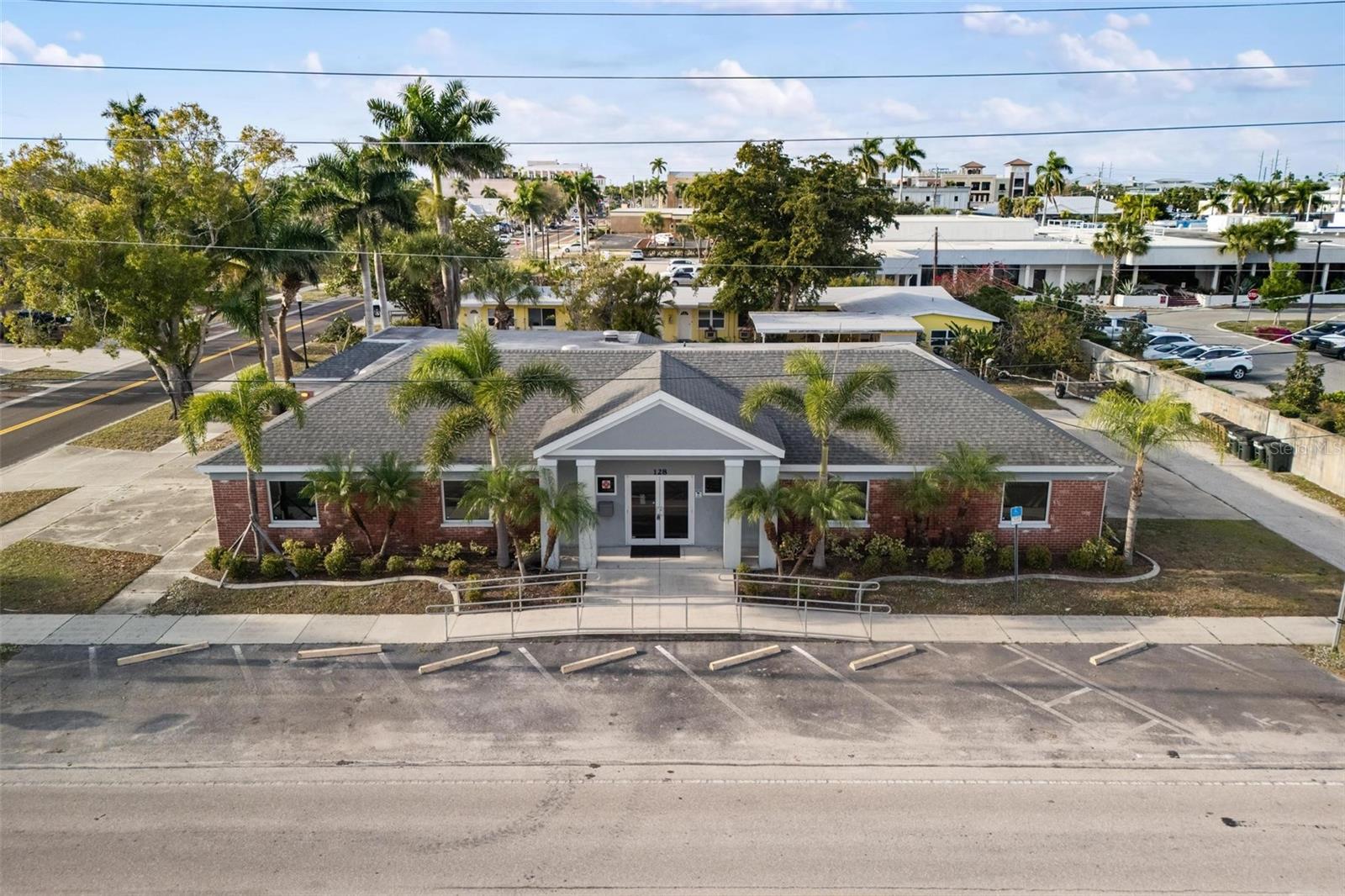 PUNTA GORDA - Commercial Sale