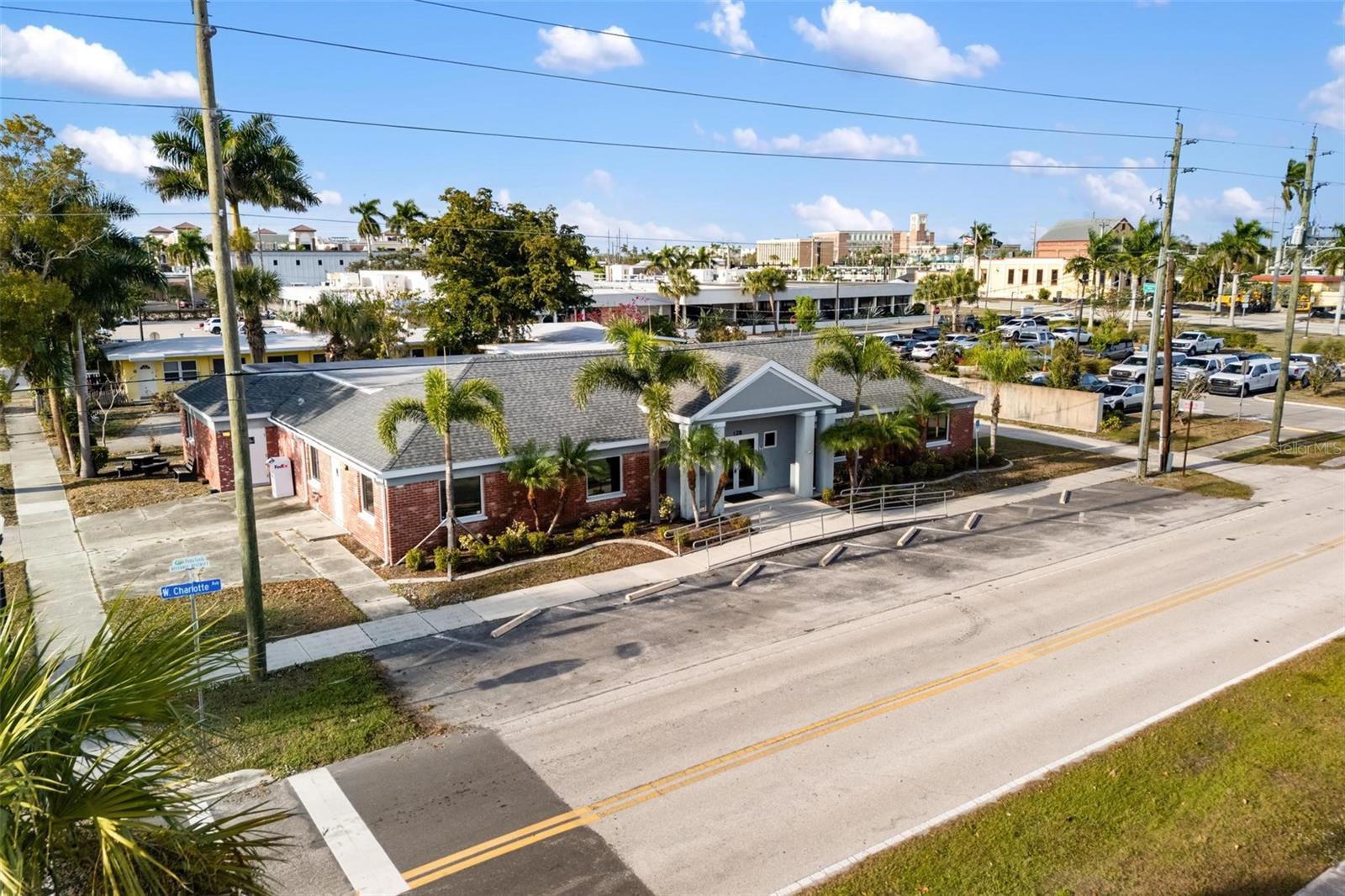 PUNTA GORDA - Commercial Sale