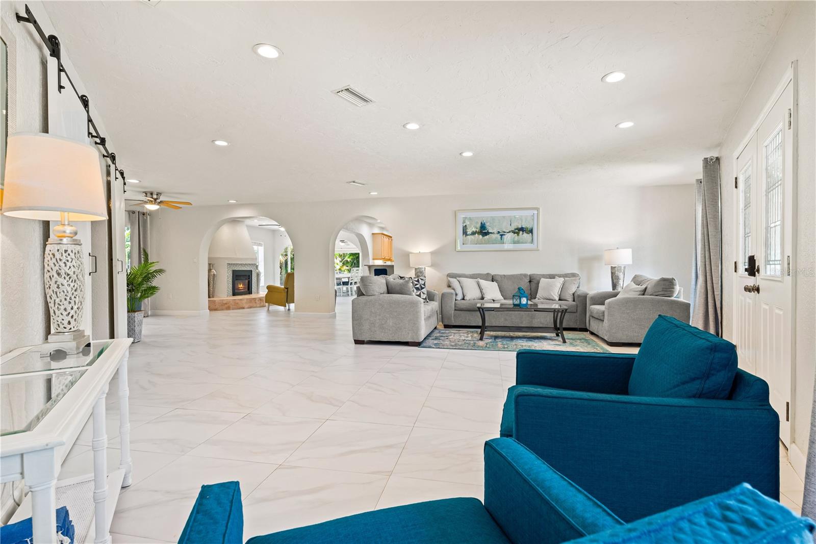 SOUTH GATE - Residential