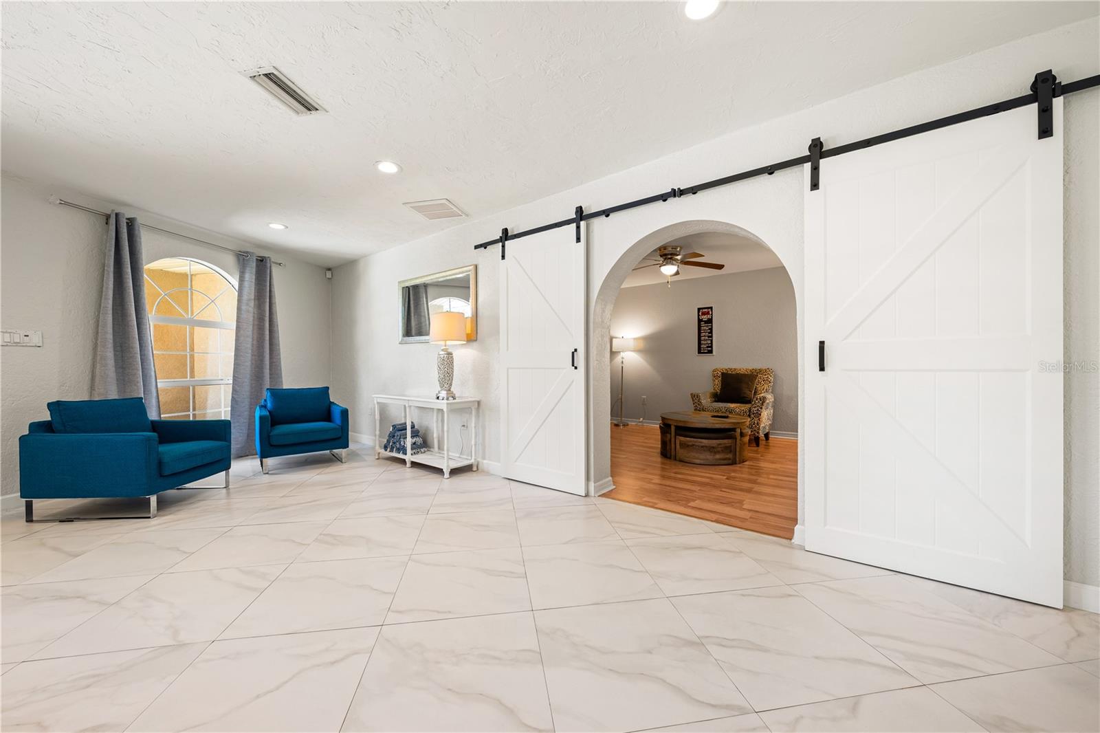 SOUTH GATE - Residential