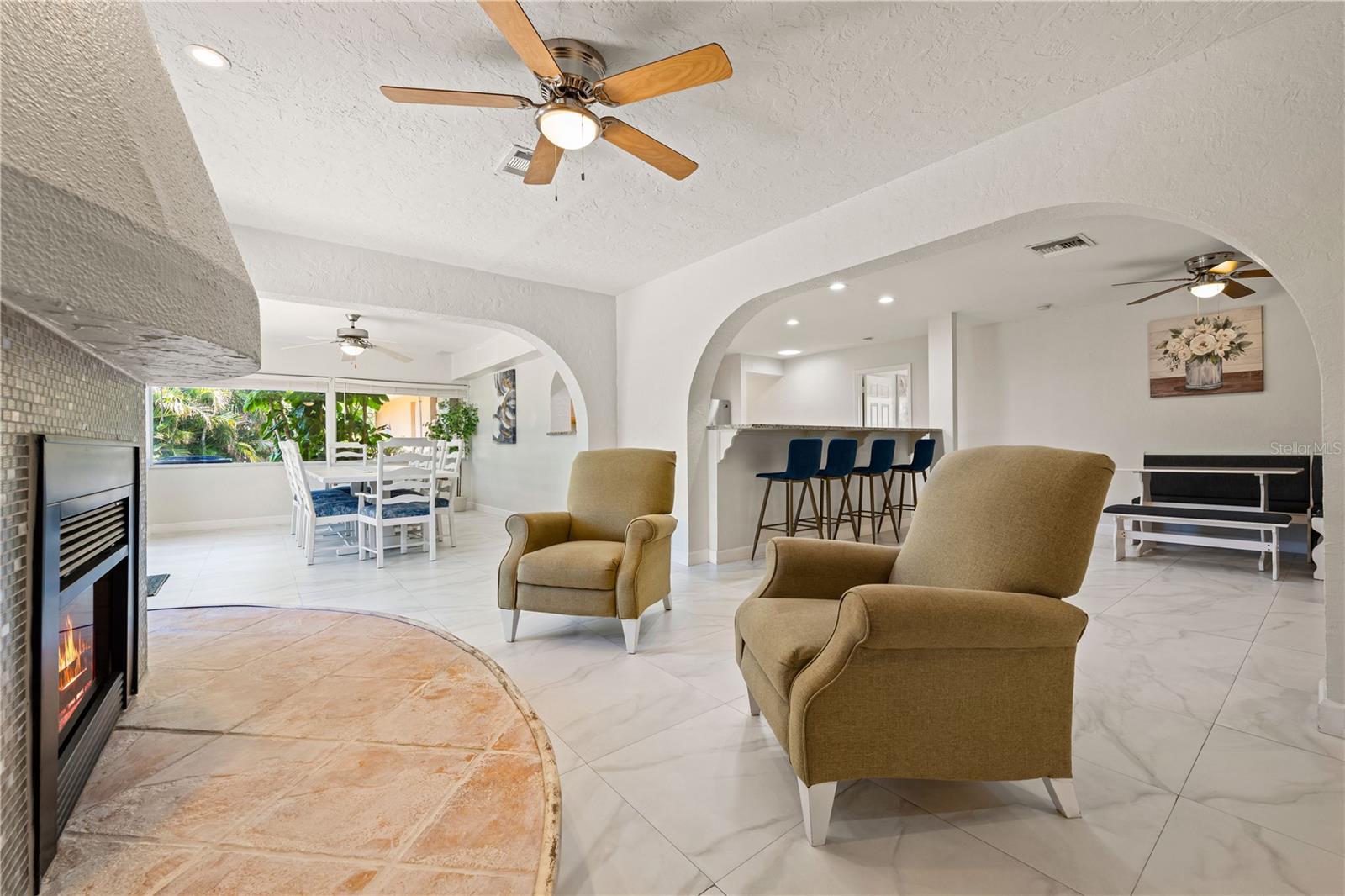 SOUTH GATE - Residential