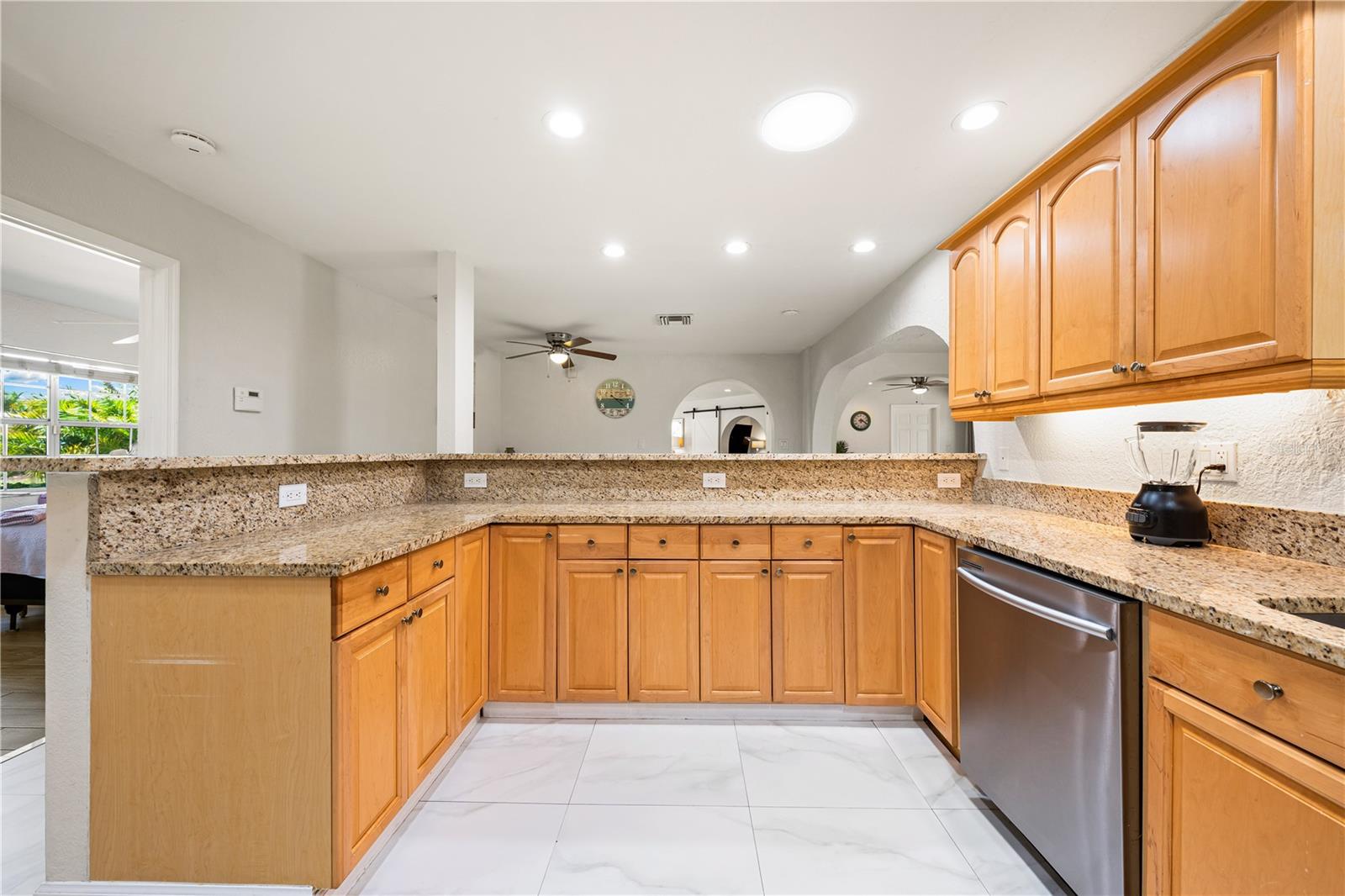 SOUTH GATE - Residential