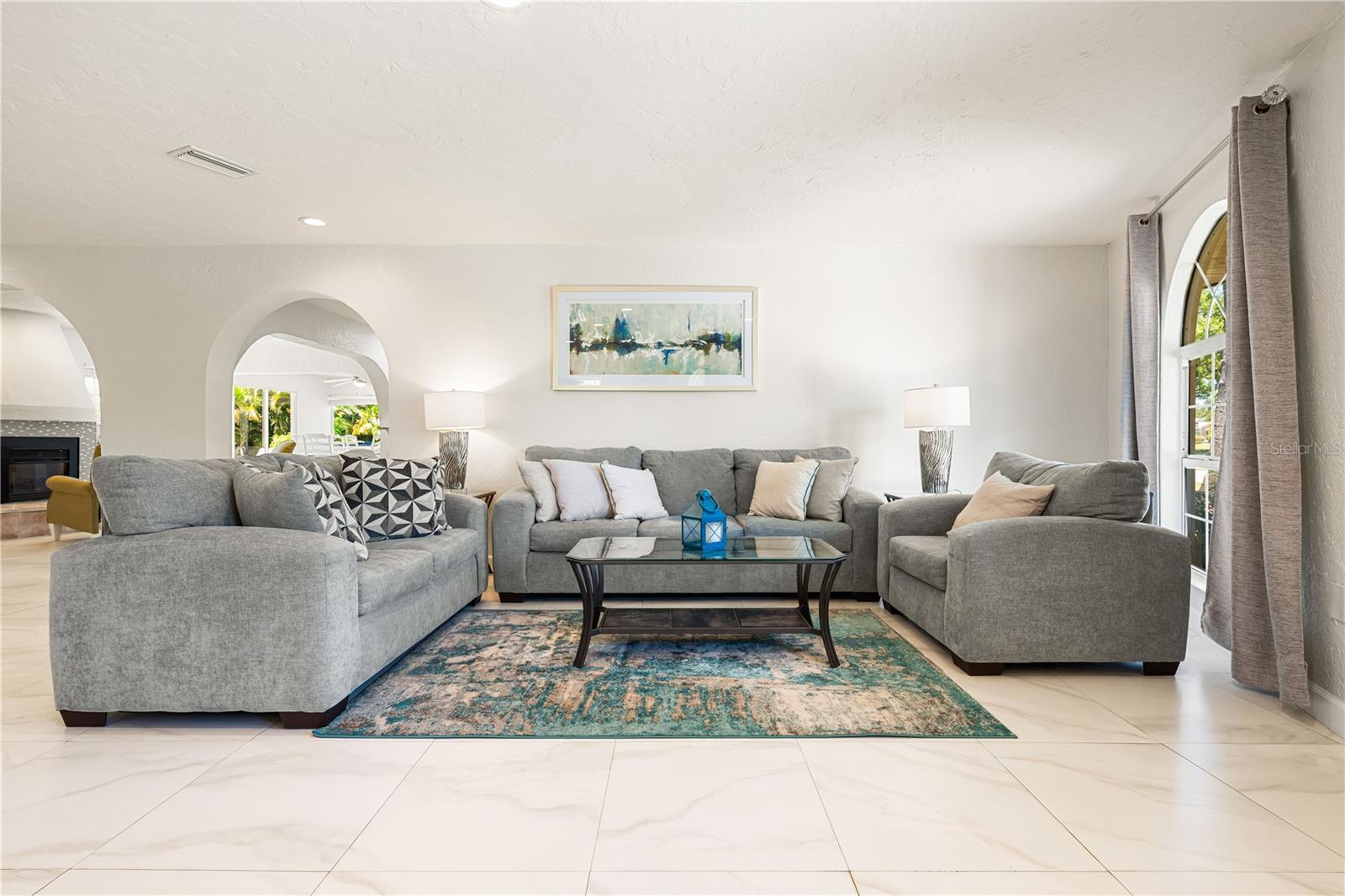 SOUTH GATE - Residential