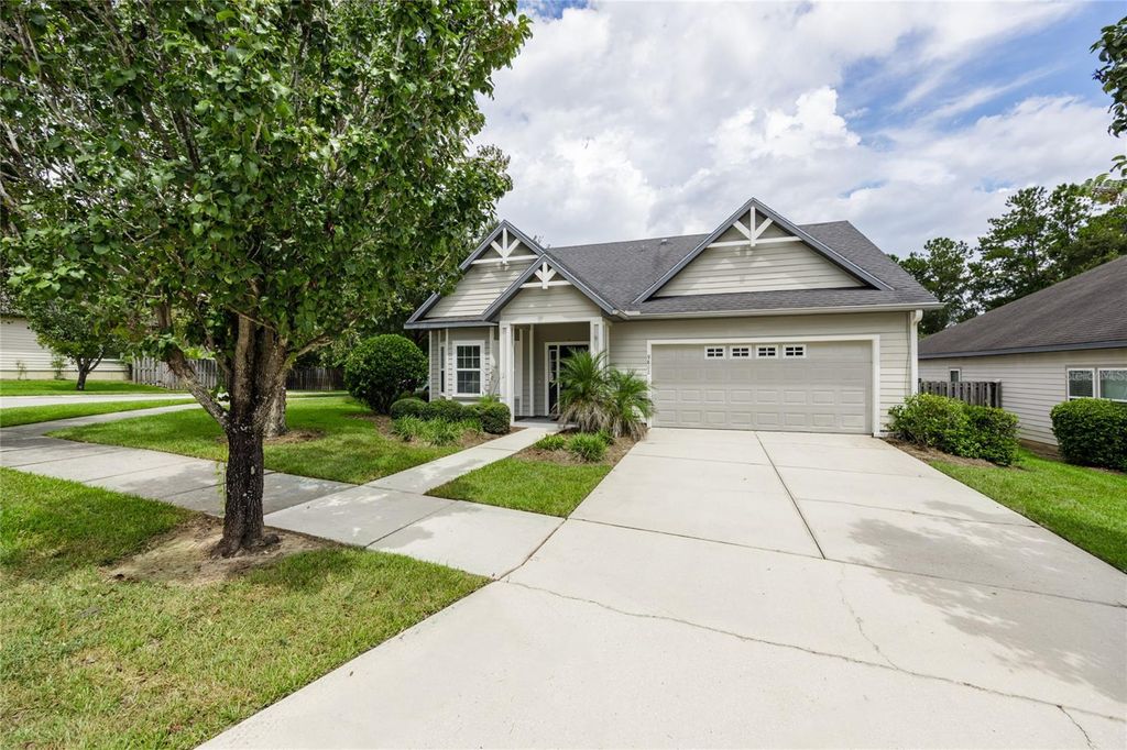 Photo of 9862 NW 18th Road, Gainesville, FL 32606 (MLS # GC533872)