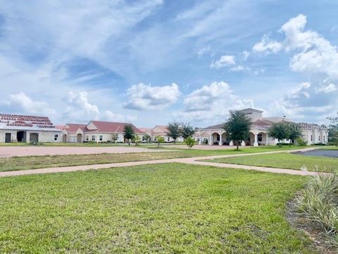 A home in TAVARES