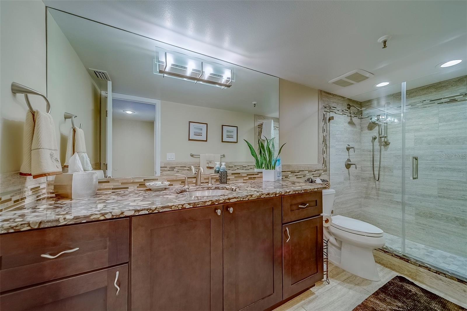 LIGHTHOUSE POINTE CONDO - Residential Lease