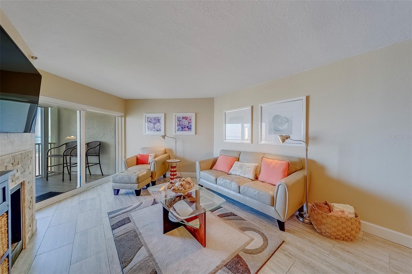 LIGHTHOUSE POINTE CONDO - Residential Lease