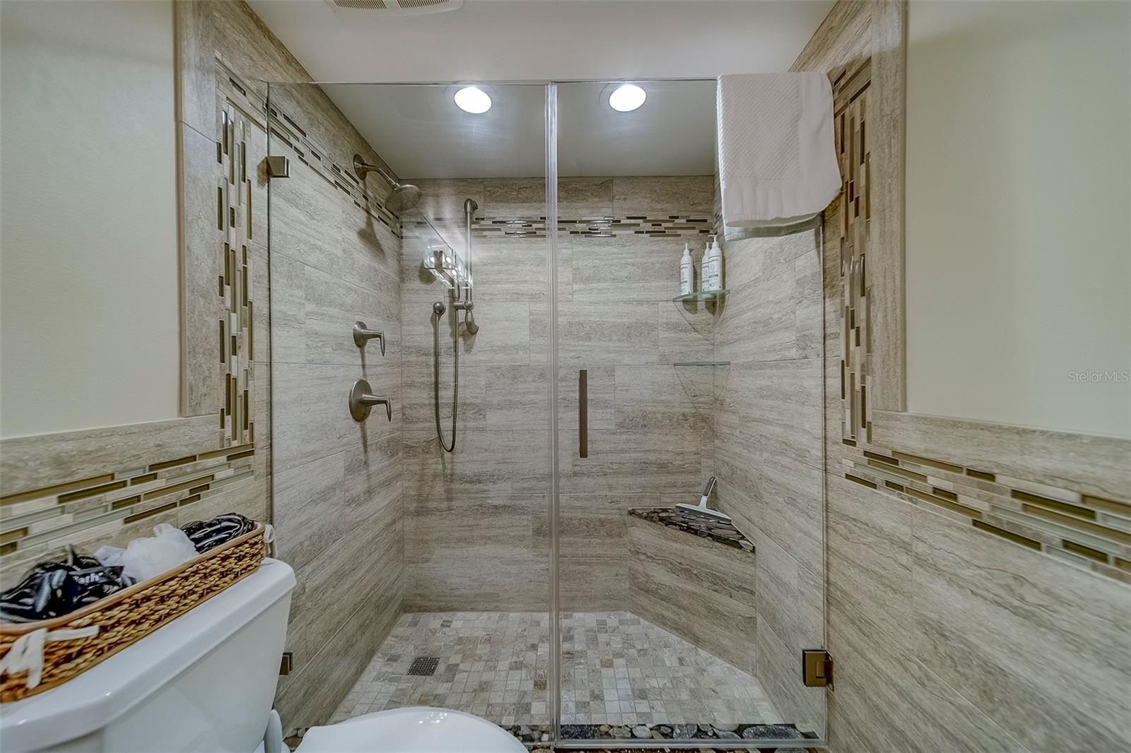 LIGHTHOUSE POINTE CONDO - Residential Lease