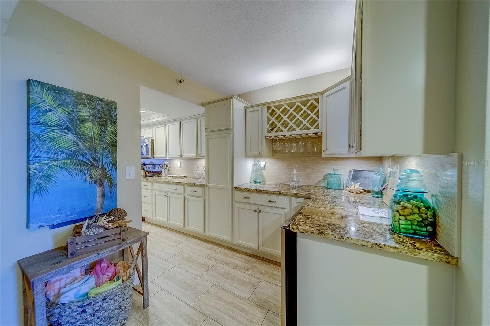 LIGHTHOUSE POINTE CONDO - Residential Lease