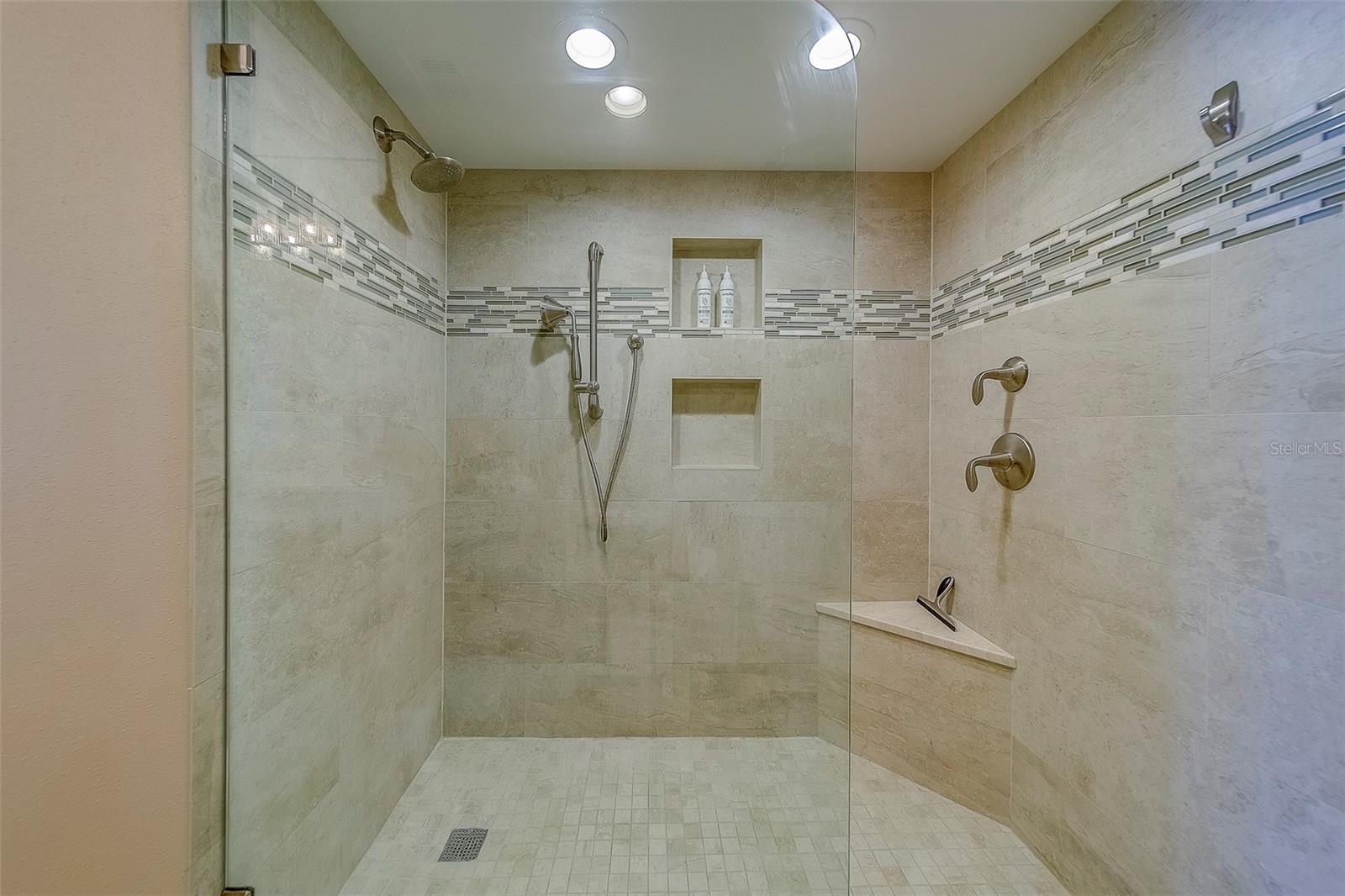 LIGHTHOUSE POINTE CONDO - Residential Lease