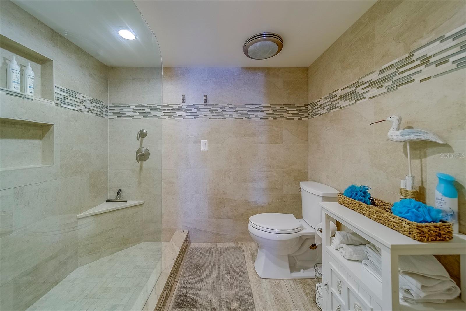 LIGHTHOUSE POINTE CONDO - Residential Lease