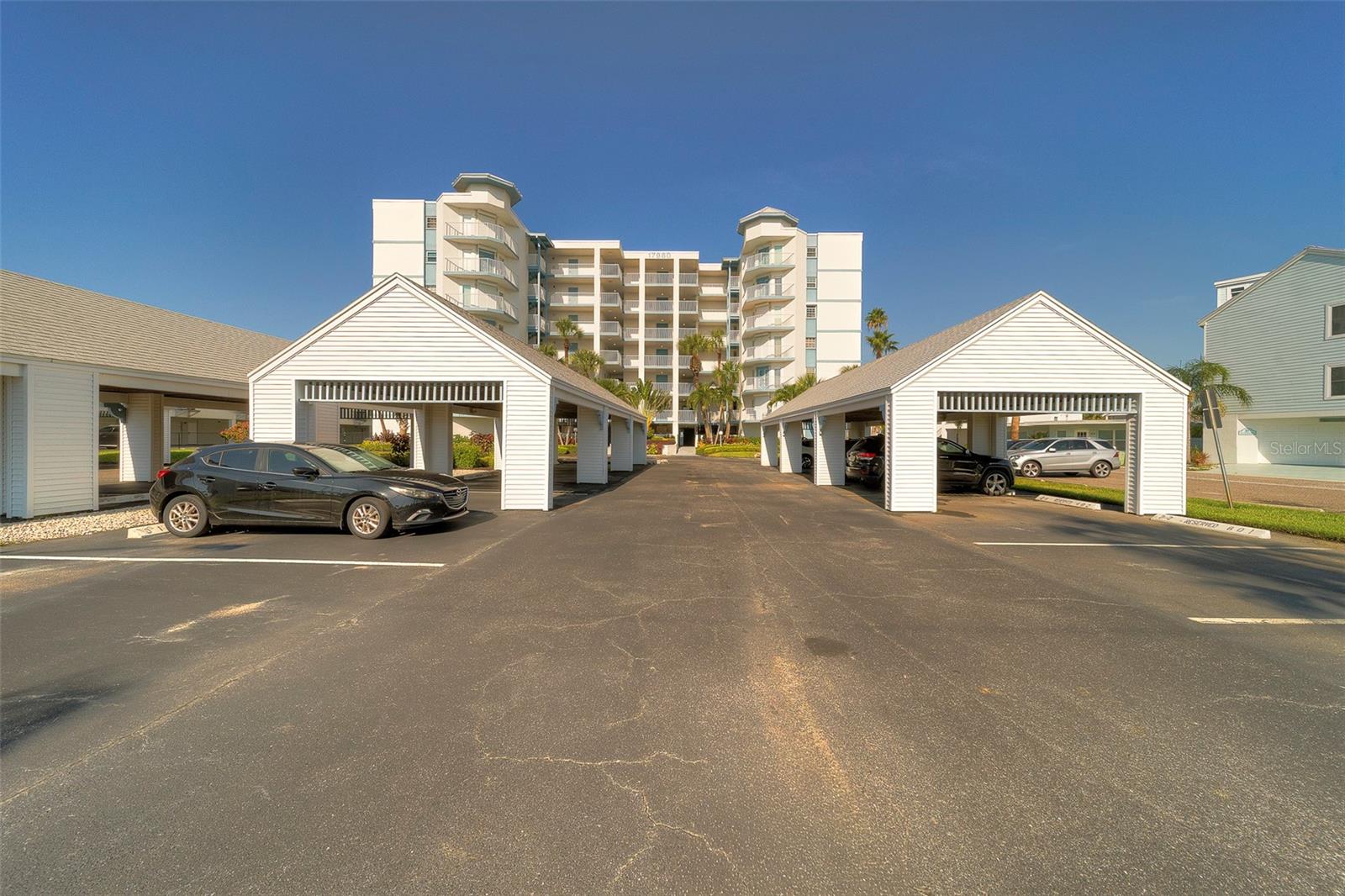 LIGHTHOUSE POINTE CONDO - Residential Lease