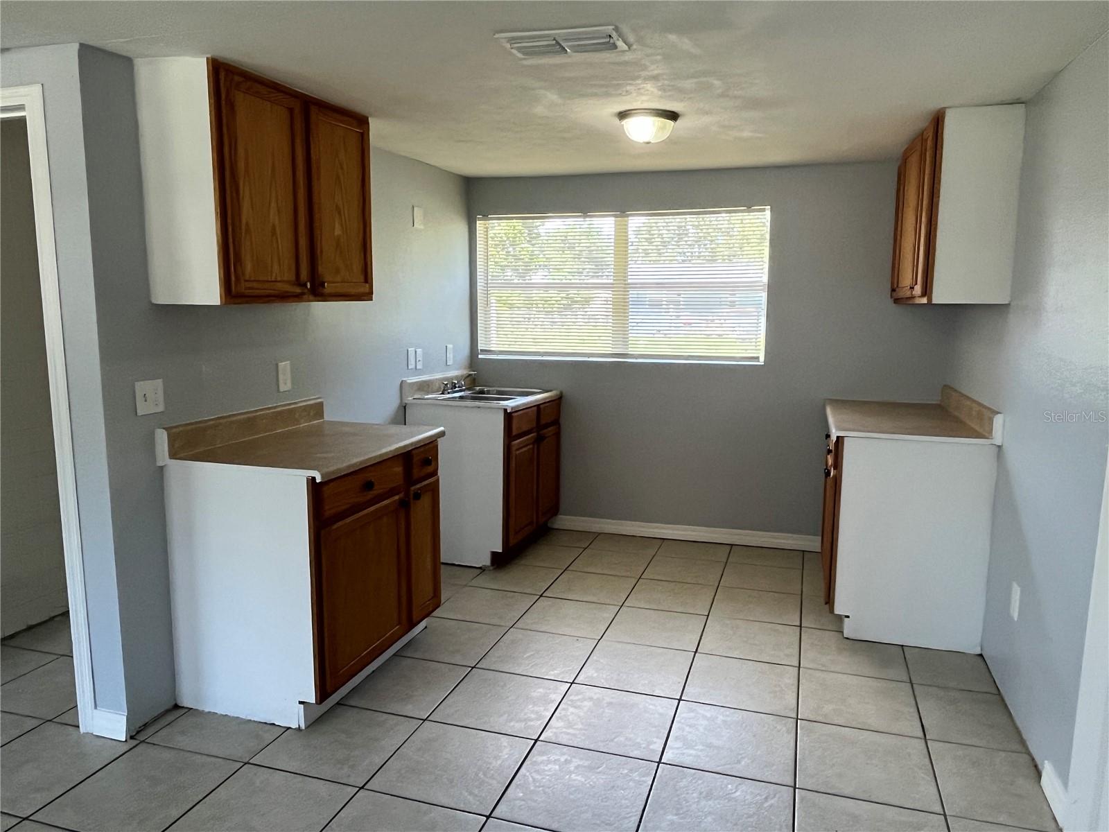 GOLF VIEW PARK - Residential Lease