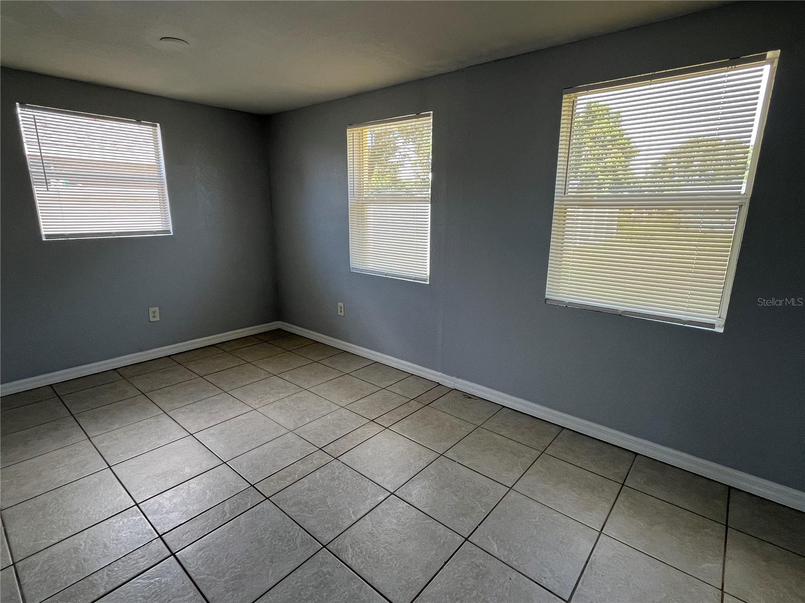 GOLF VIEW PARK - Residential Lease
