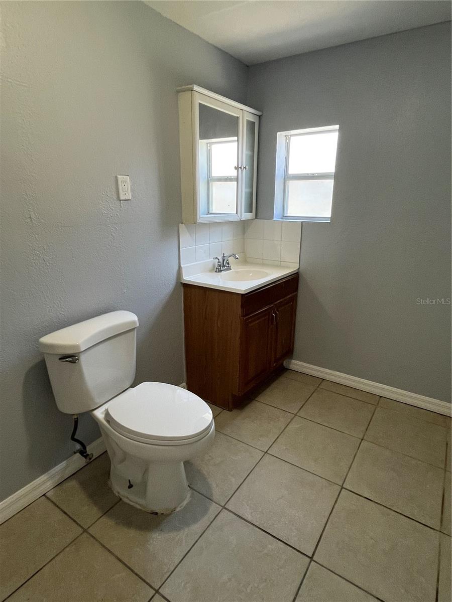 GOLF VIEW PARK - Residential Lease