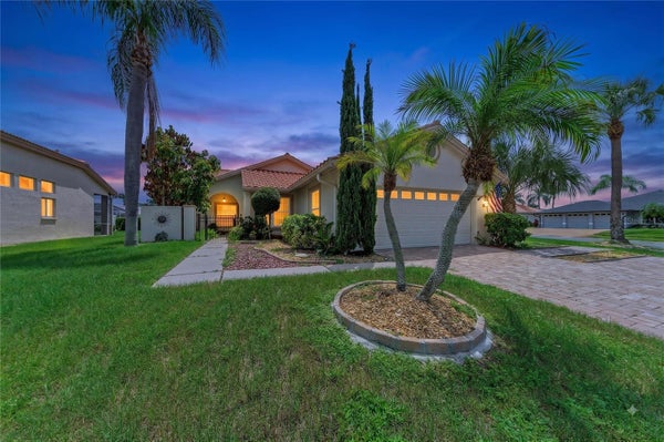 4907 KILTY CT E, BRADENTON, FL 34203 - Image a7e4a0be5777639bd0f962cd56bf103a/1914185316