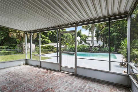 A home in WINTER HAVEN