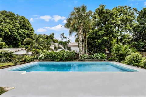 A home in WINTER HAVEN