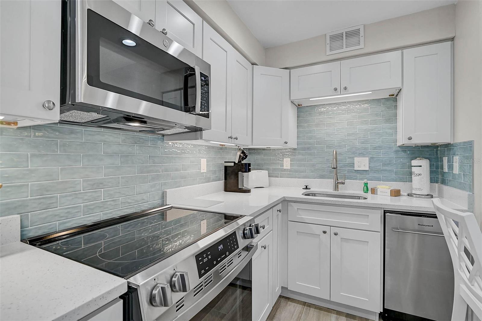 SIESTA BEACH HOUSE - Residential