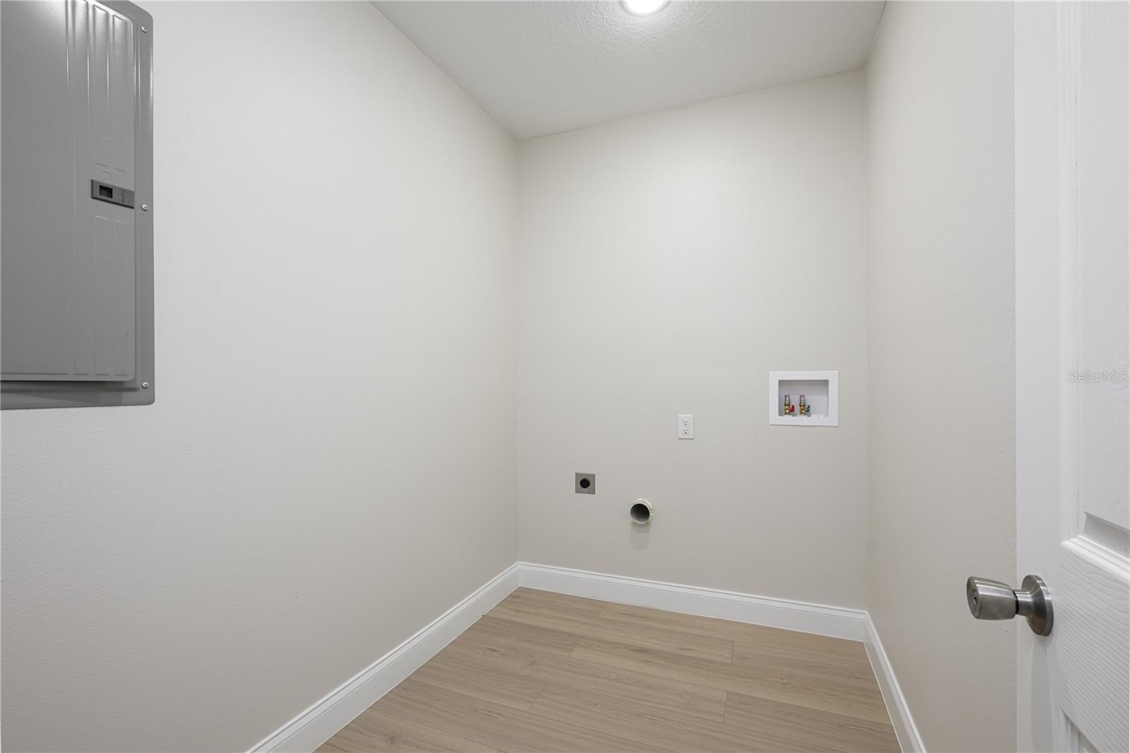 DOZIERS BLK 149 DELAND - Residential