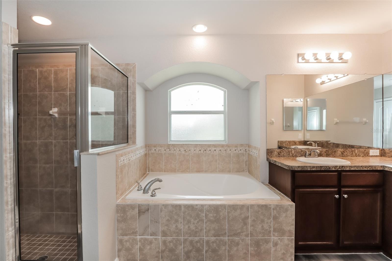 HALLAM PRESERVE EAST - Residential