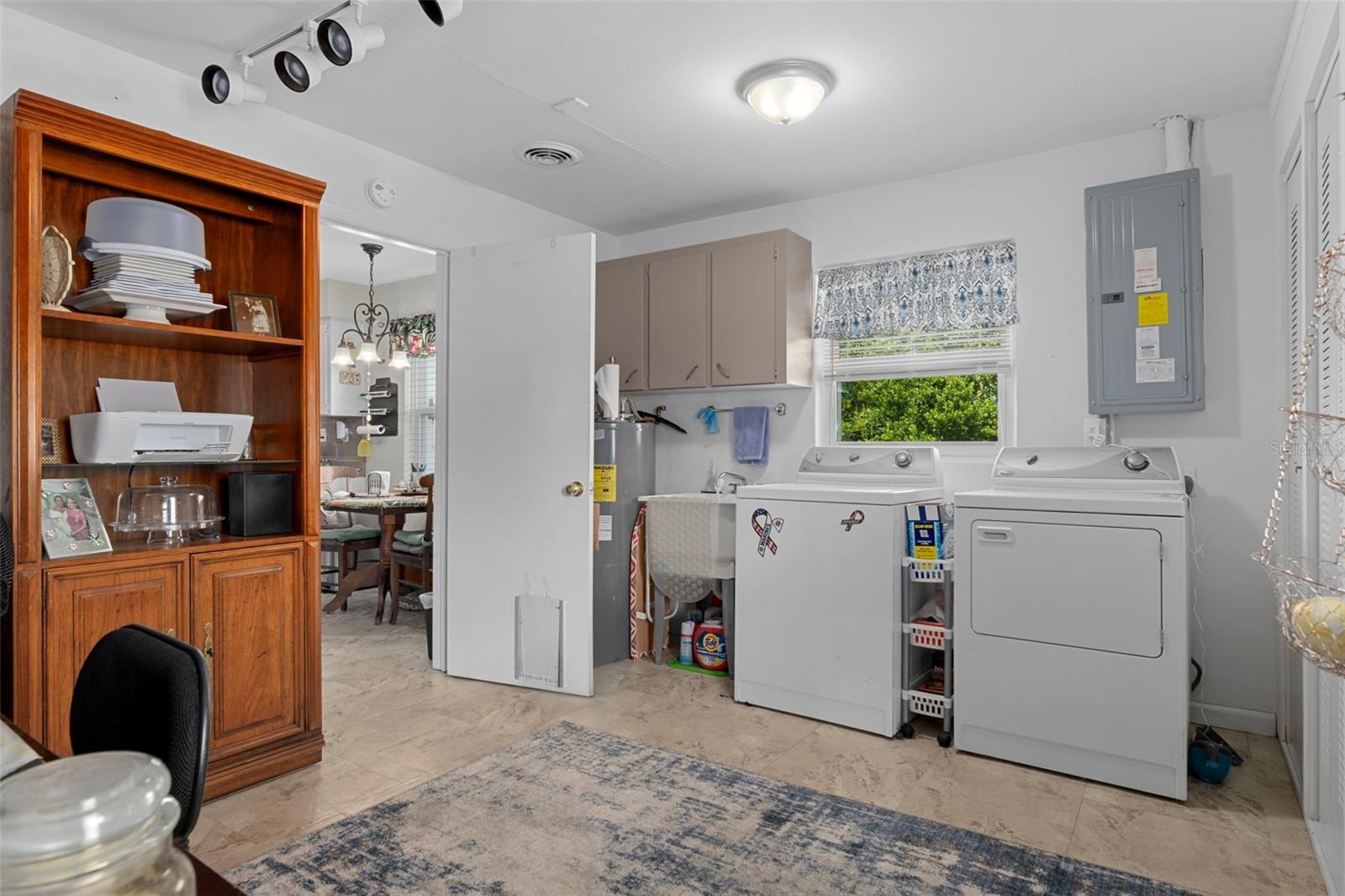 BEVERLY HILLS UNIT 06 - Residential