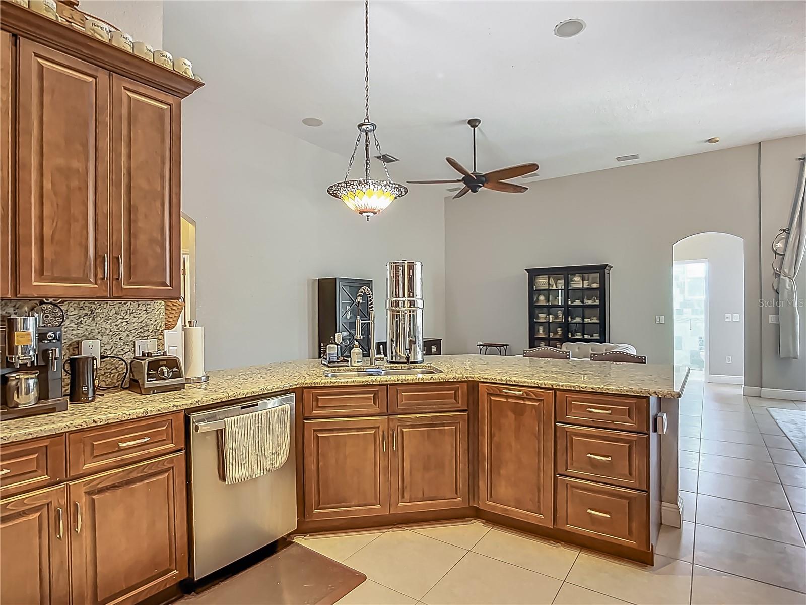 RIVER HILLS COUNTRY CLUB PARCE - Residential