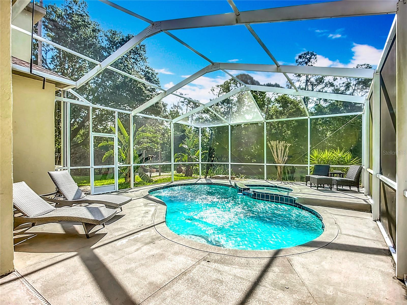 RIVER HILLS COUNTRY CLUB PARCE - Residential