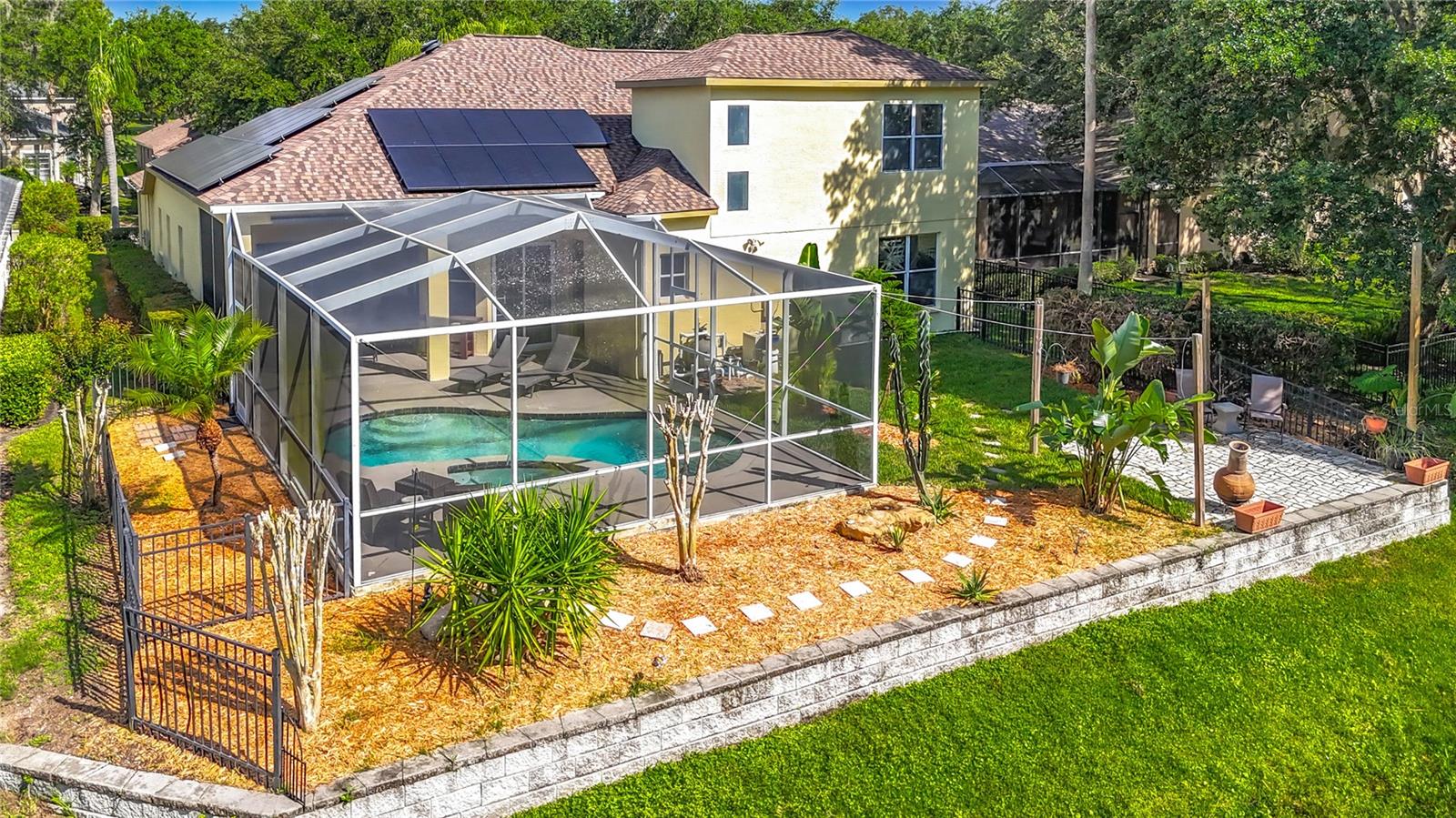 RIVER HILLS COUNTRY CLUB PARCE - Residential
