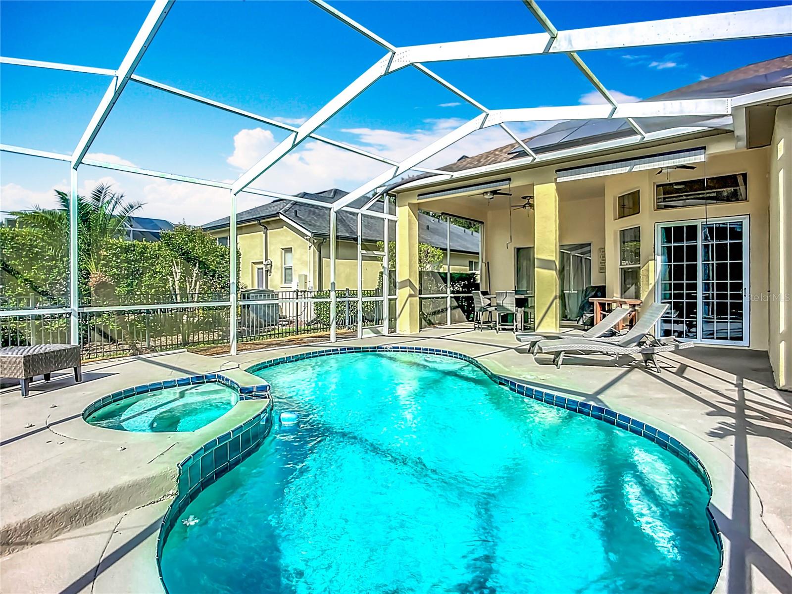 RIVER HILLS COUNTRY CLUB PARCE - Residential